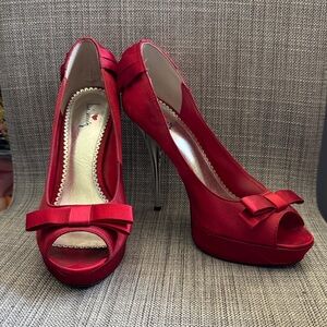 Luichiny Red Satin Peep-Toe Heels